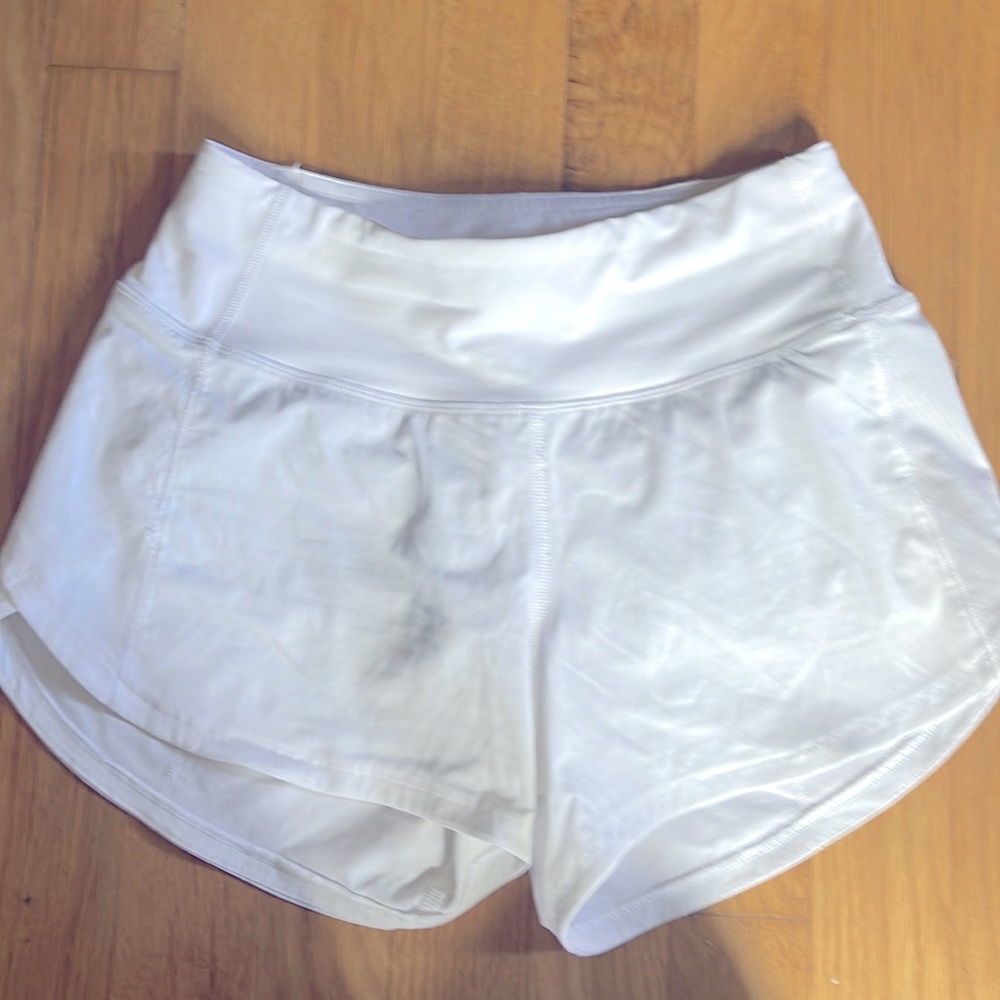 Lululemon Mid rise 4” Speed Up shorts size 0